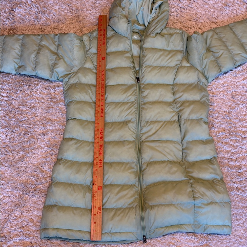 Amazon Essentials Women's LWT Water-Resistant Pac… - image 9